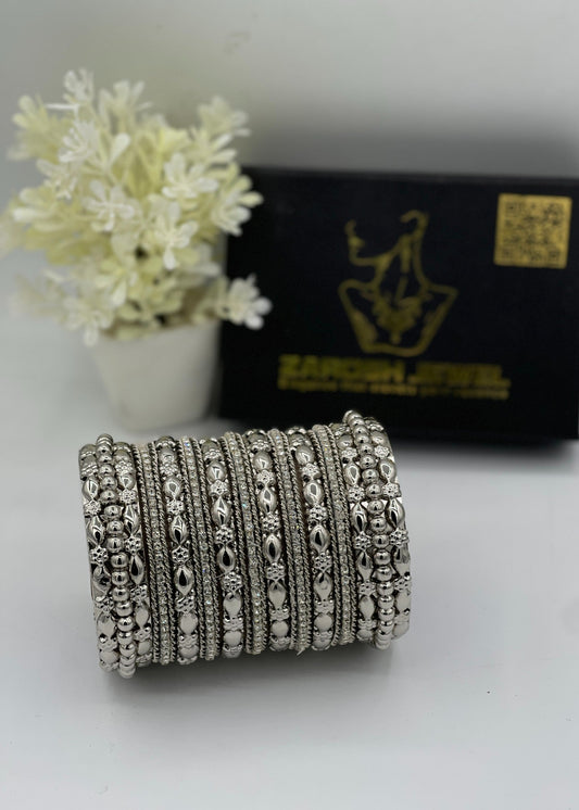 Aiza Bangle Set by Zarosh Jewel