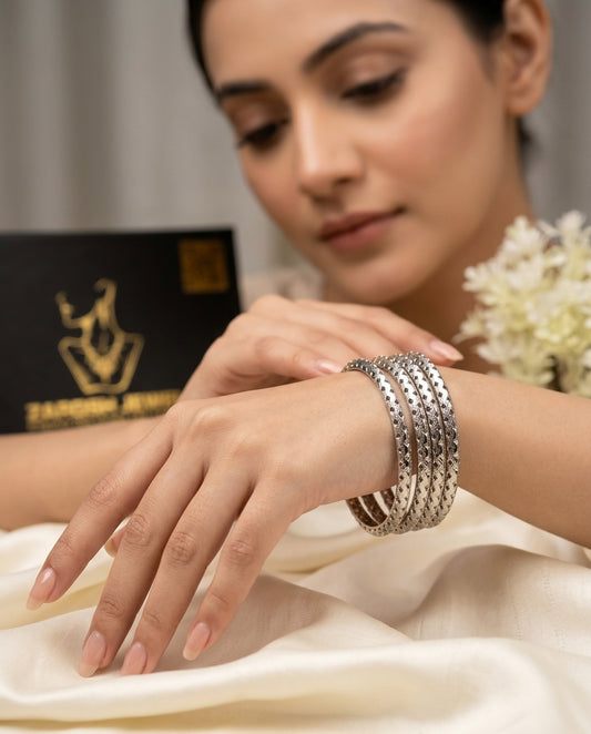 Arwa Traditional Bangle Set by Zarosh Jewel