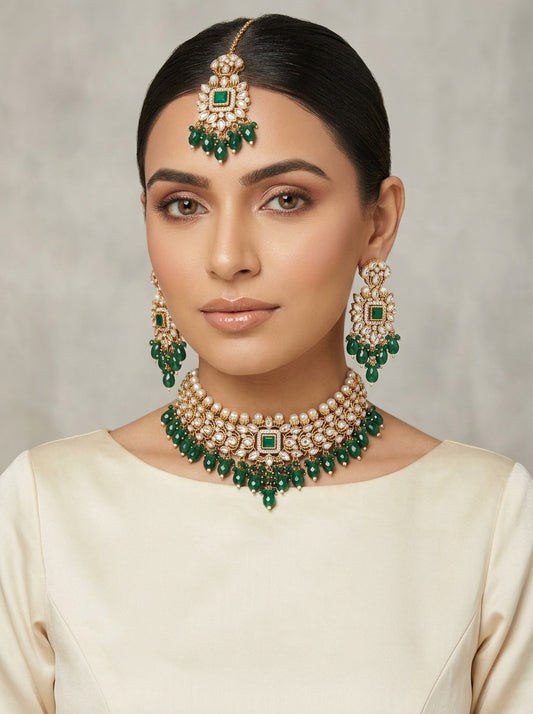 Mahnoor Kundan Set by Zarosh Jewel