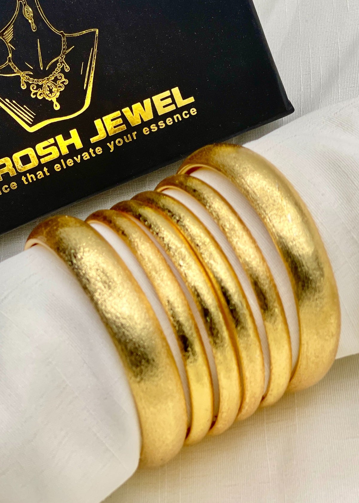 Shop the Aakifa Bangle Set from Zarosh Jewel