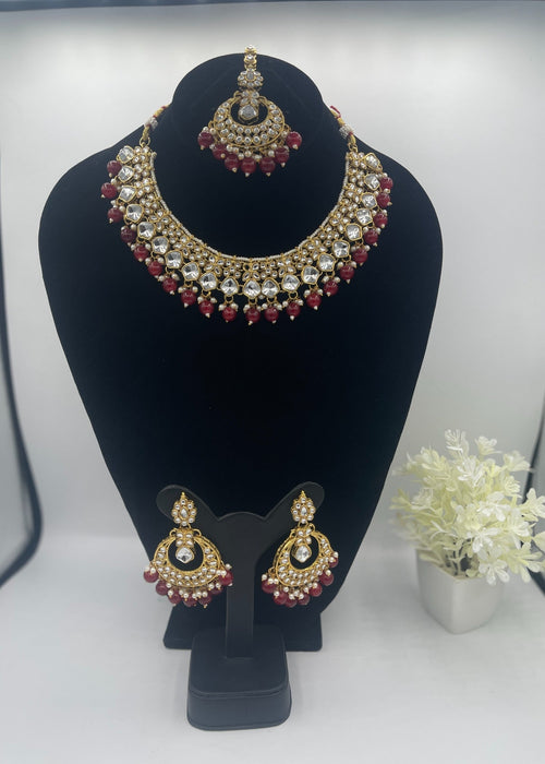 Shop the Aaliyah Kundan Necklace Set from Zarosh Jewel