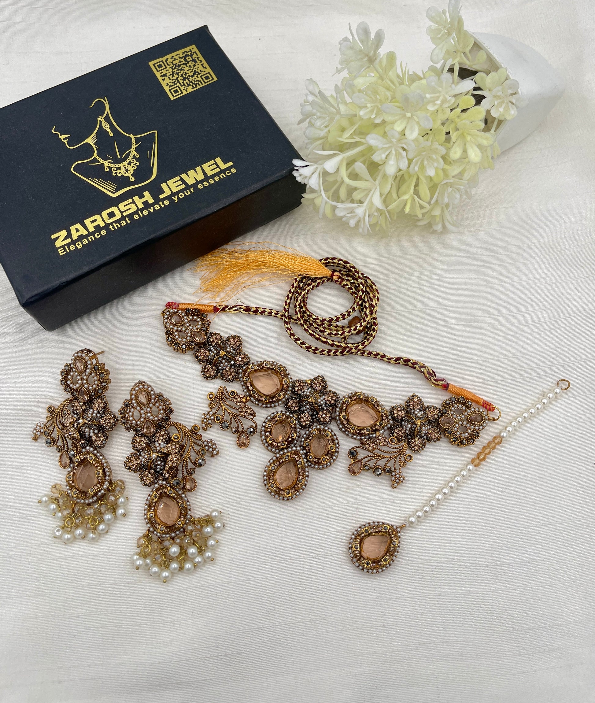 Adeela Elegent Choker Set