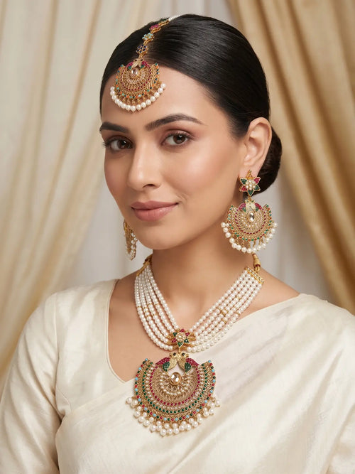 Afifa Necklace Set