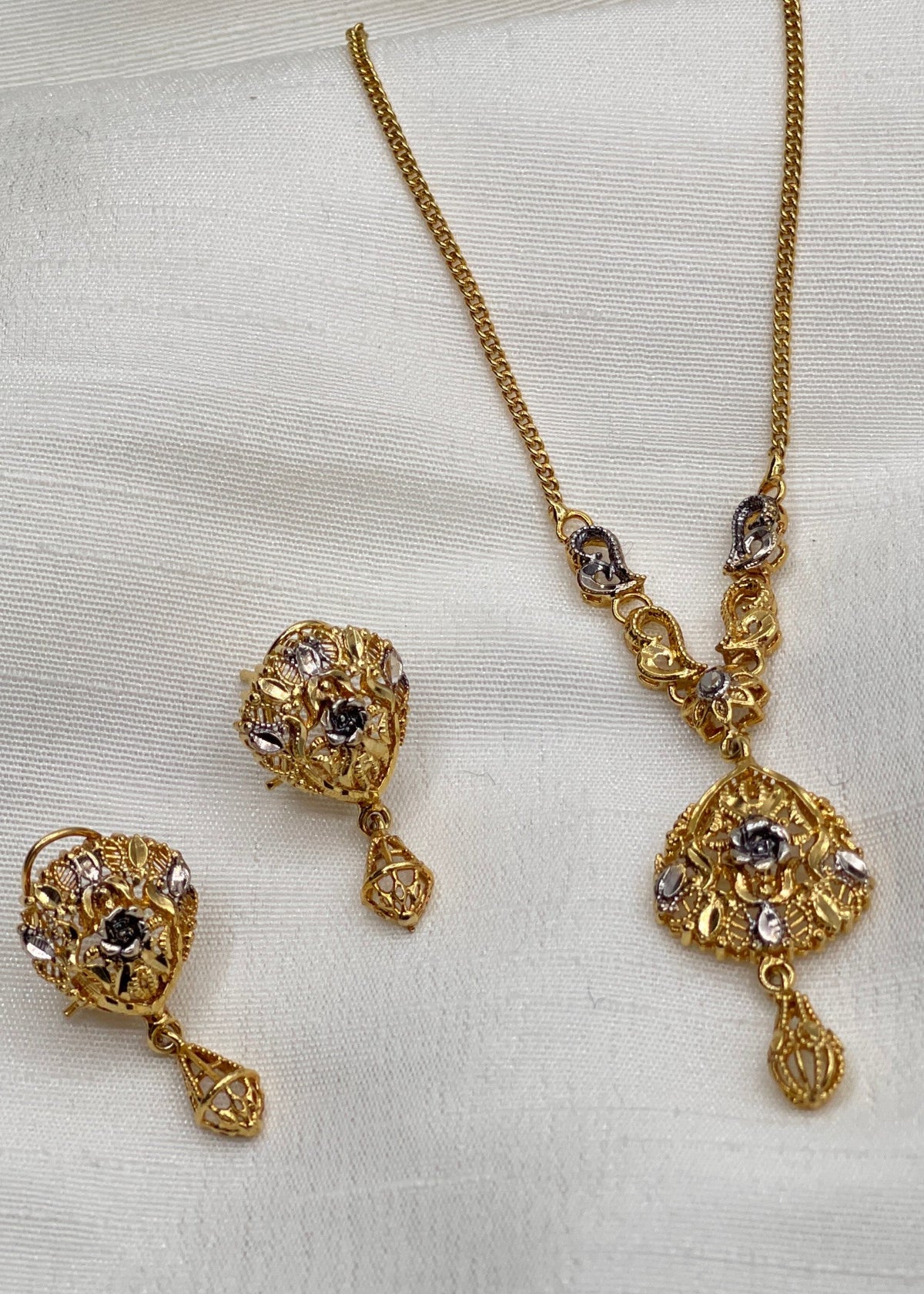 Shop the Aima Jewelery Set from Zarosh Jewel