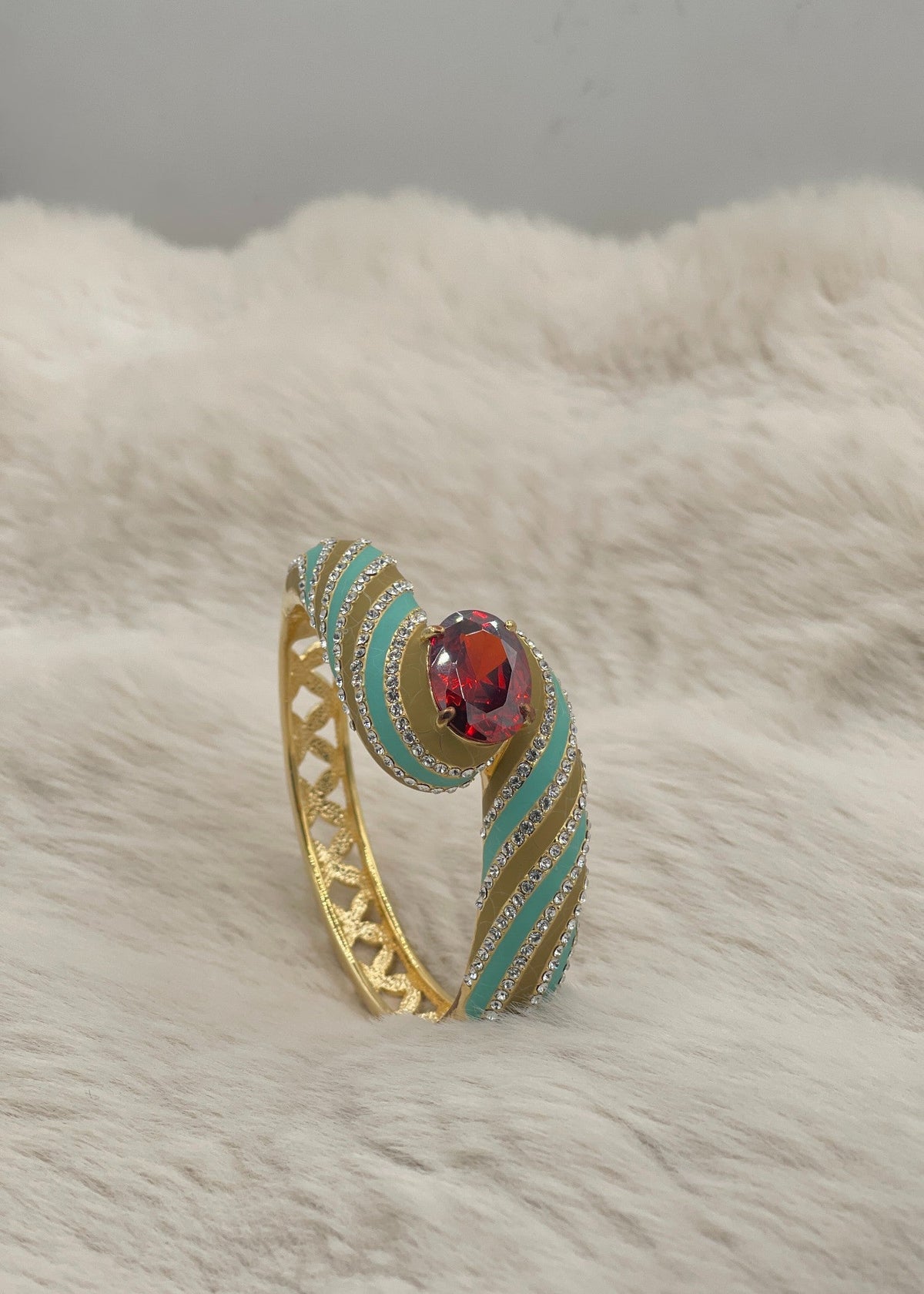 Shop the Amara Heritage Kada from Zarosh Jewel