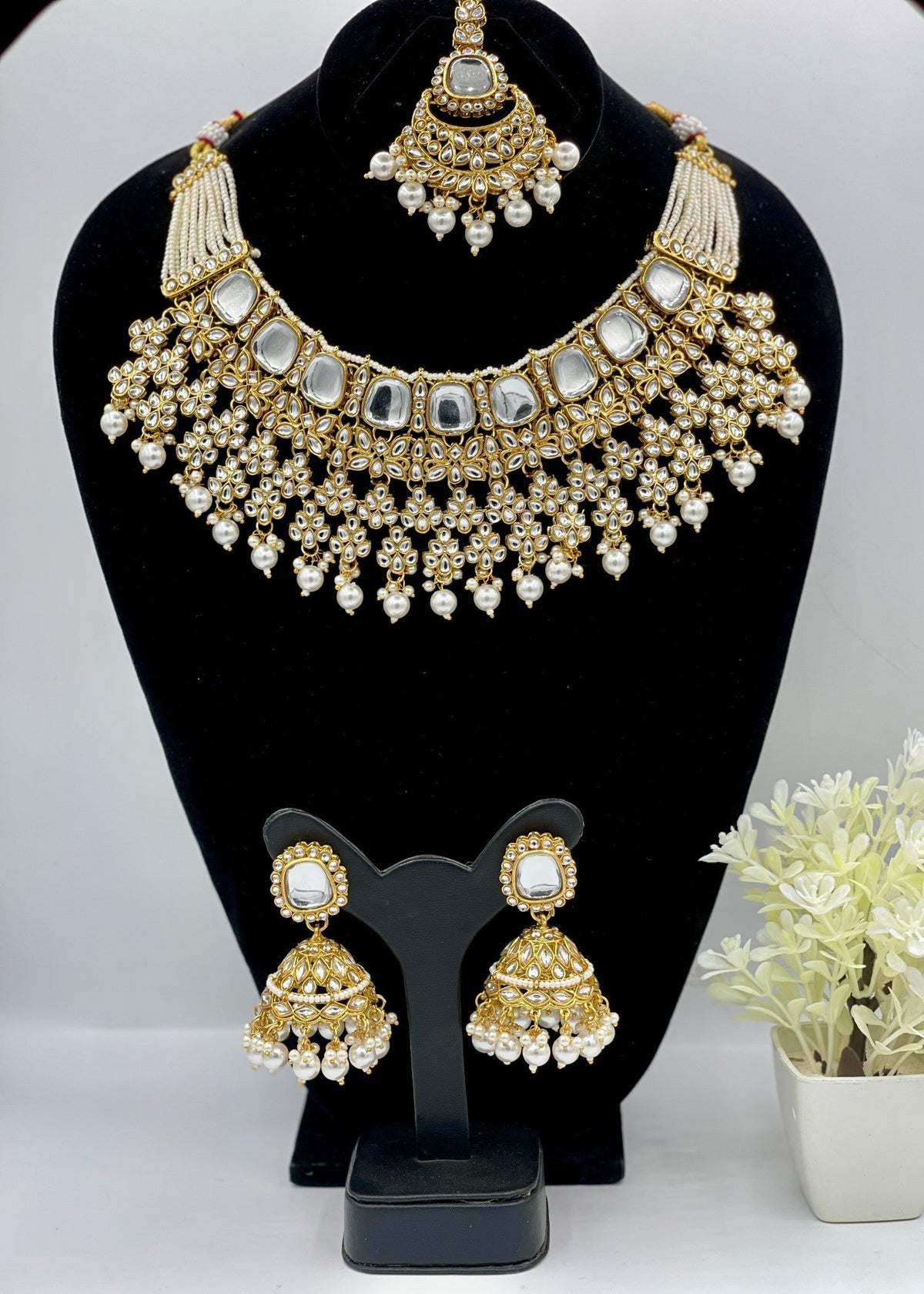 Shop the Ameerah Bridal Necklace Set from Zarosh Jewel