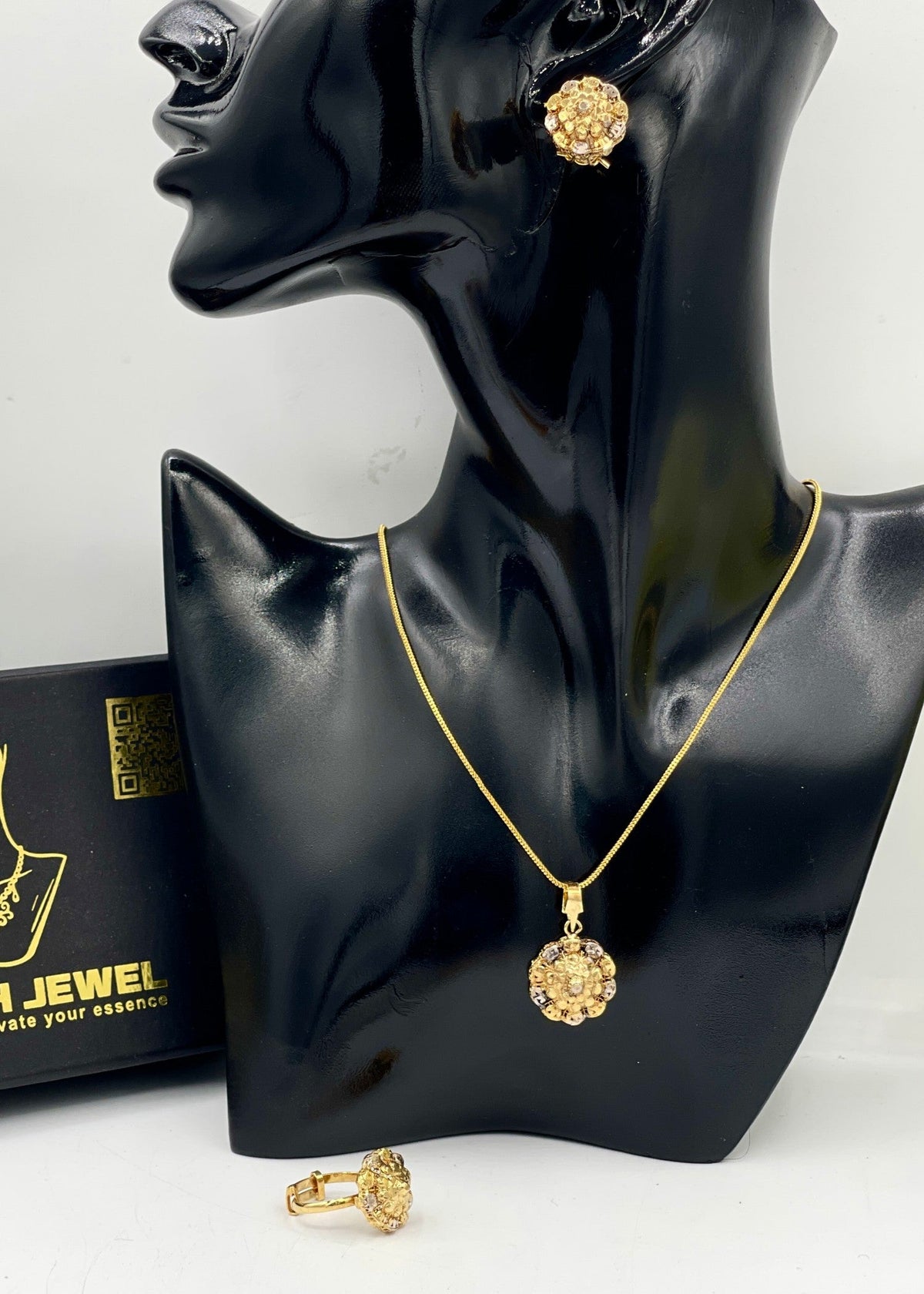 Shop the Aminah Combo Set from Zarosh Jewel