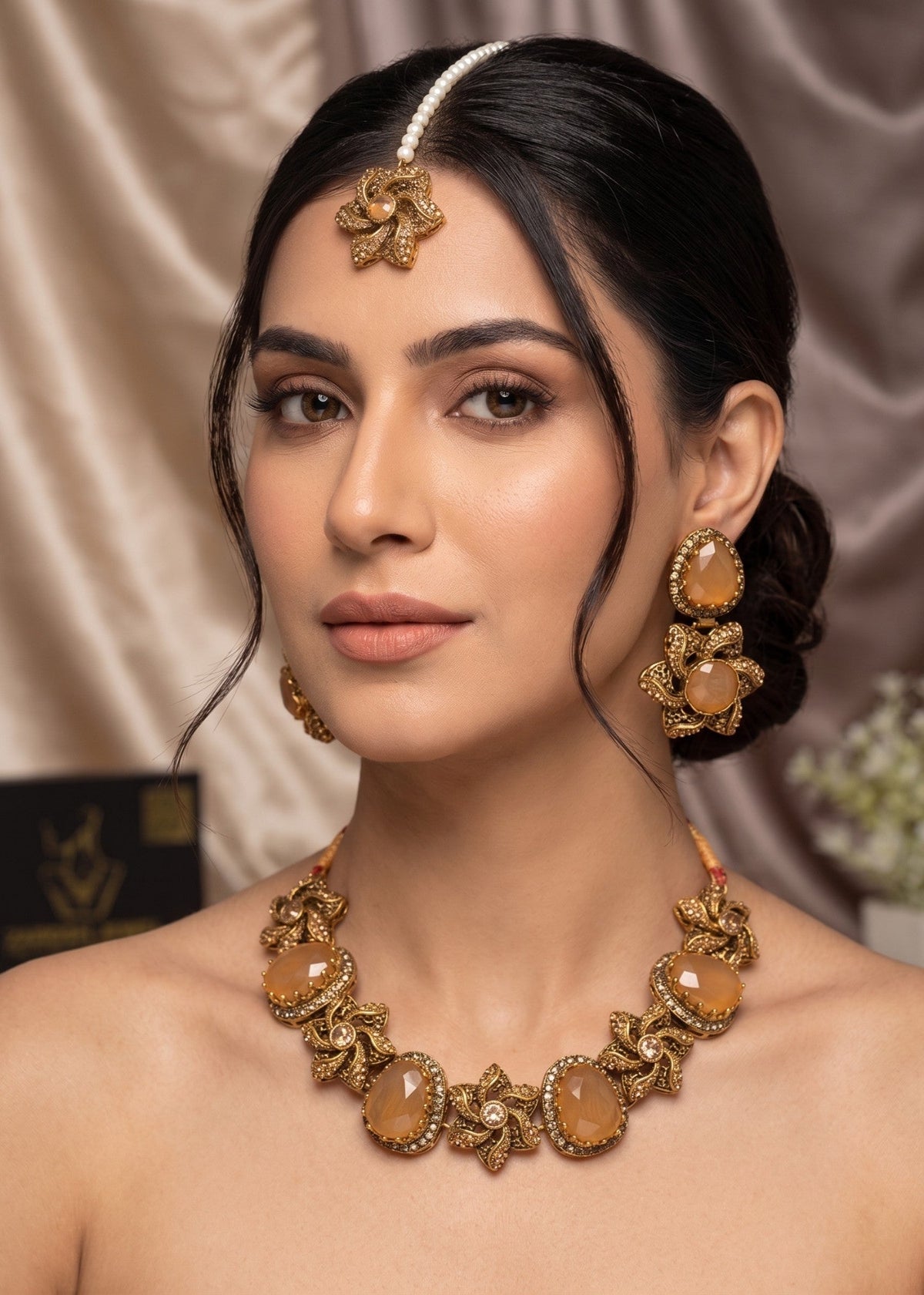 Shop the Anbar Premium Choker Set from Zarosh Jewel