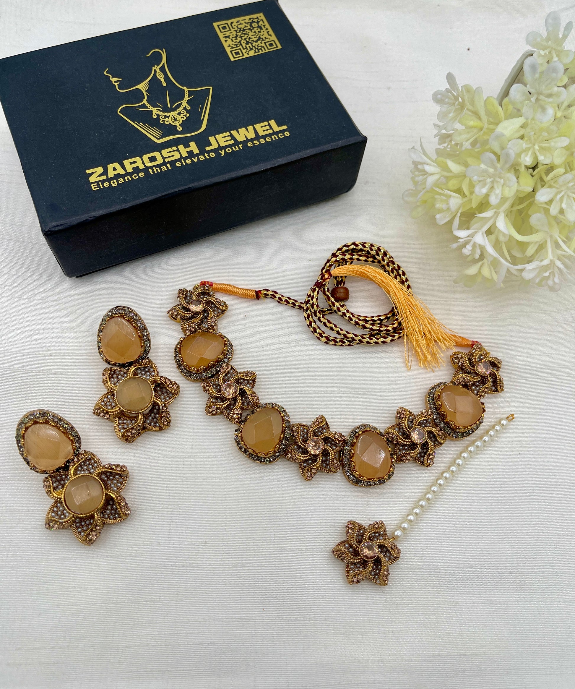 Anbar Premium Choker Set