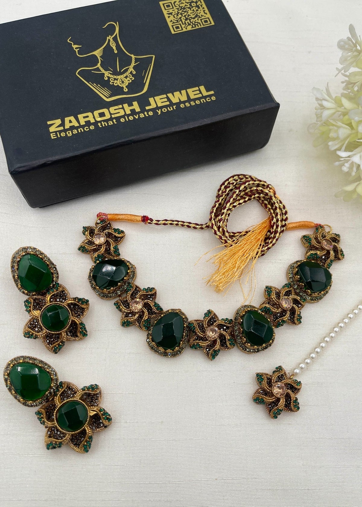 Shop the Anbar Premium Choker Set from Zarosh Jewel