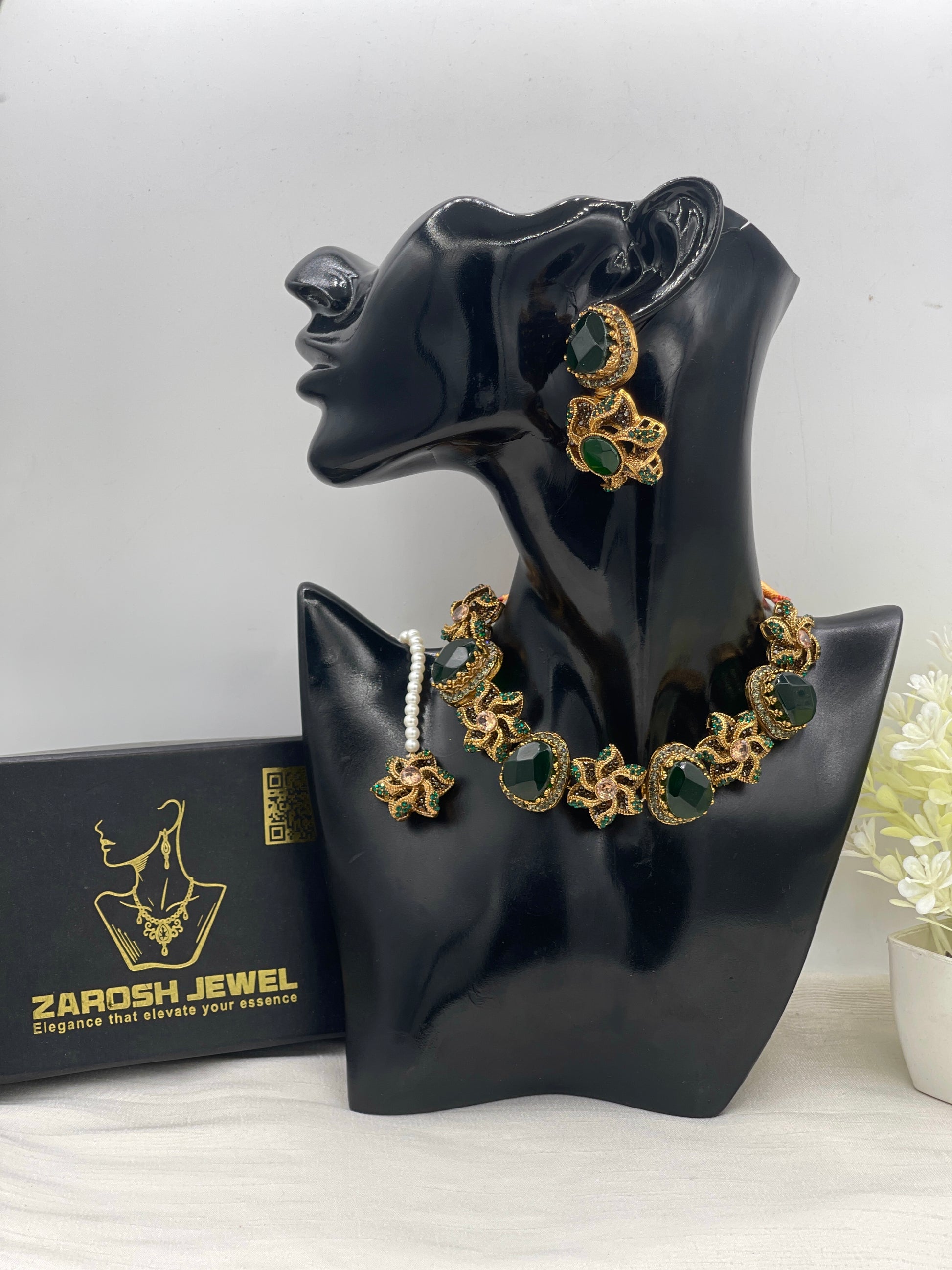 Anbar Premium Choker Set