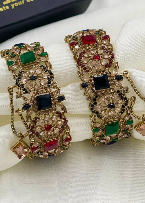 Shop the Aqsa Openable Bangle Set from Zarosh Jewel