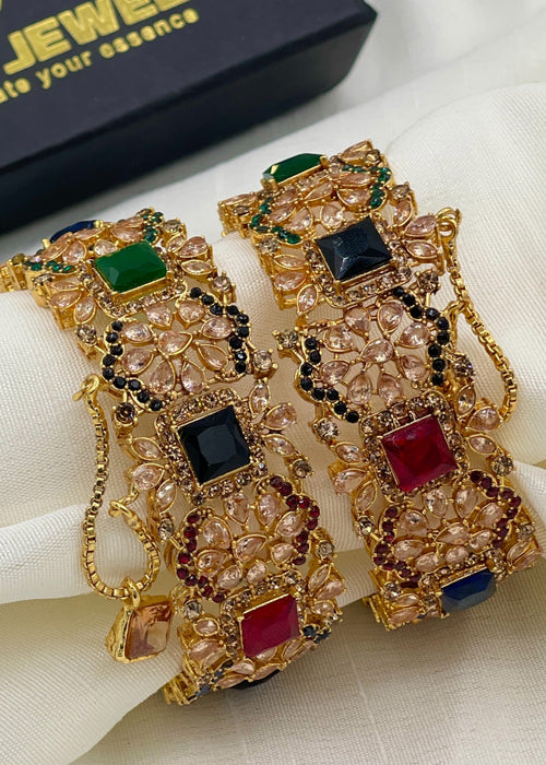 Shop the Aqsa Openable Bangle Set from Zarosh Jewel