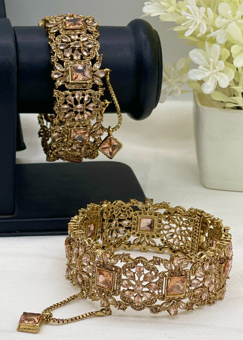 Shop the Aqsa Openable Bangle Set from Zarosh Jewel