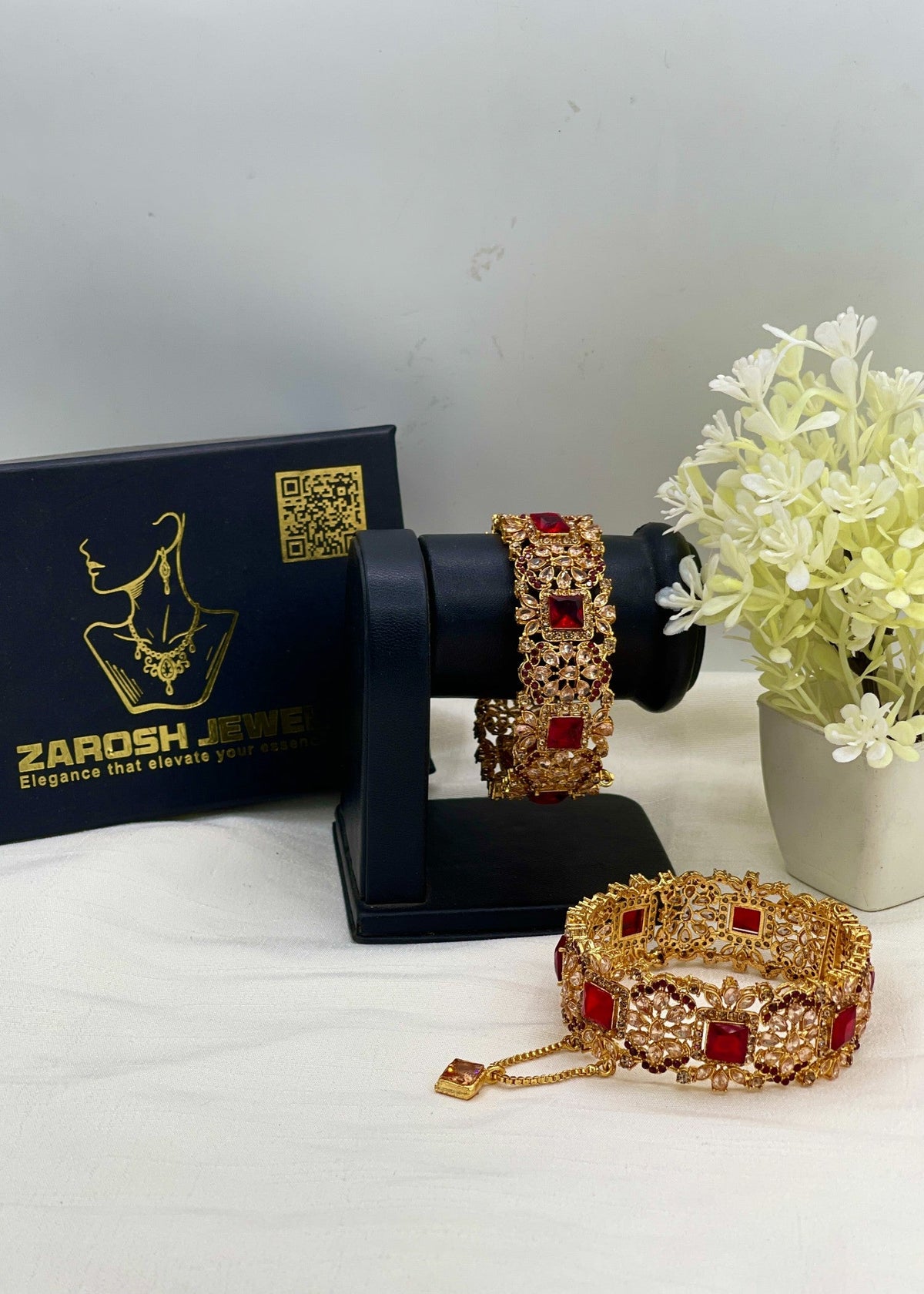 Shop the Aqsa Openable Bangle Set from Zarosh Jewel