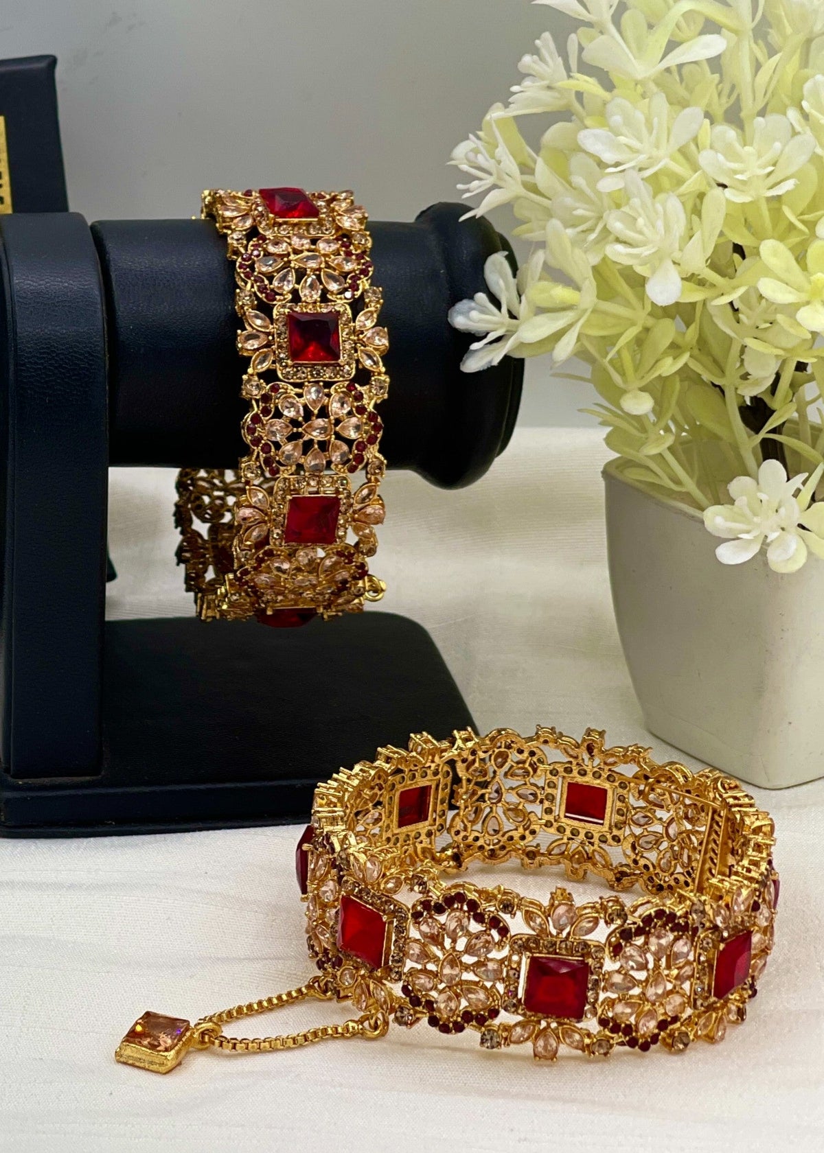 Shop the Aqsa Openable Bangle Set from Zarosh Jewel