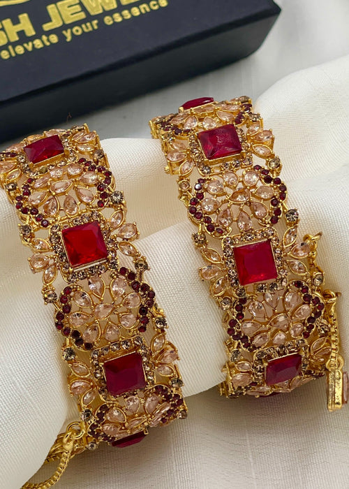 Shop the Aqsa Openable Bangle Set from Zarosh Jewel