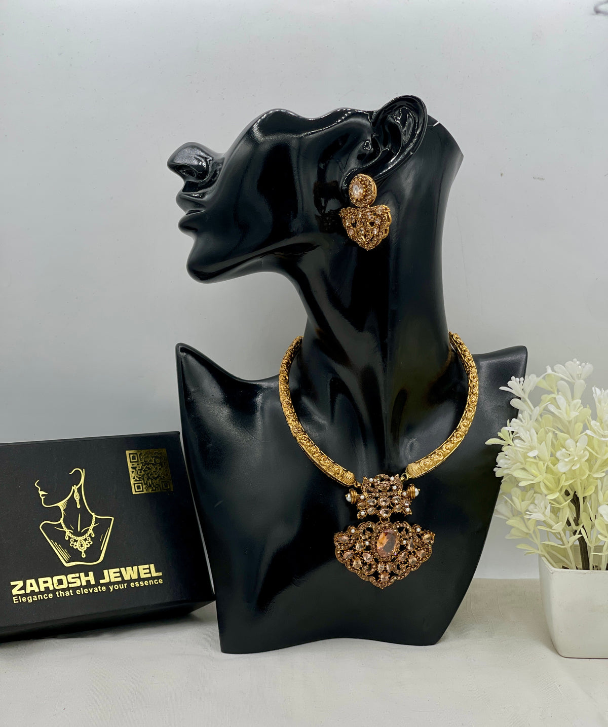 Shop the Areefah Heritage Necklace from Zarosh Jewel