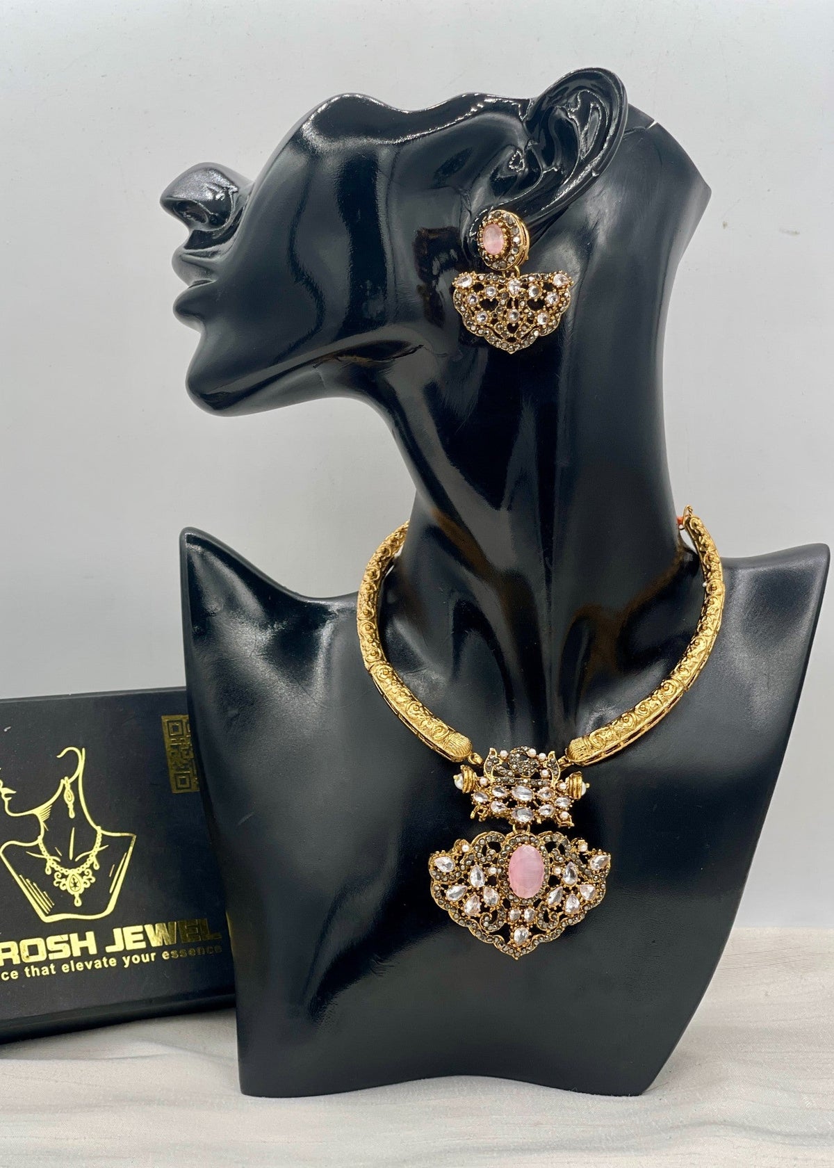 Shop the Areefah Heritage Necklace from Zarosh Jewel
