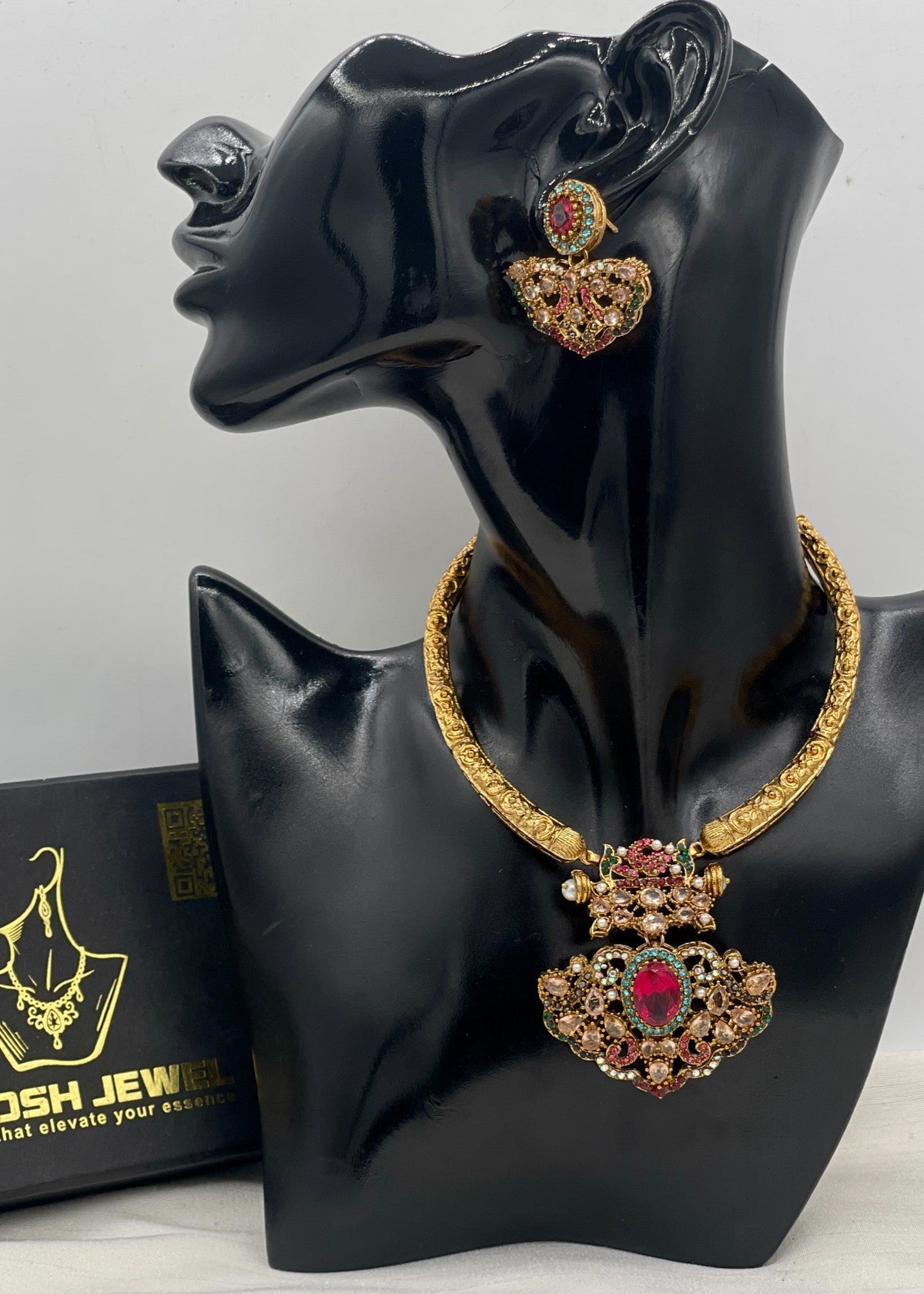 Shop the Areefah Heritage Necklace from Zarosh Jewel