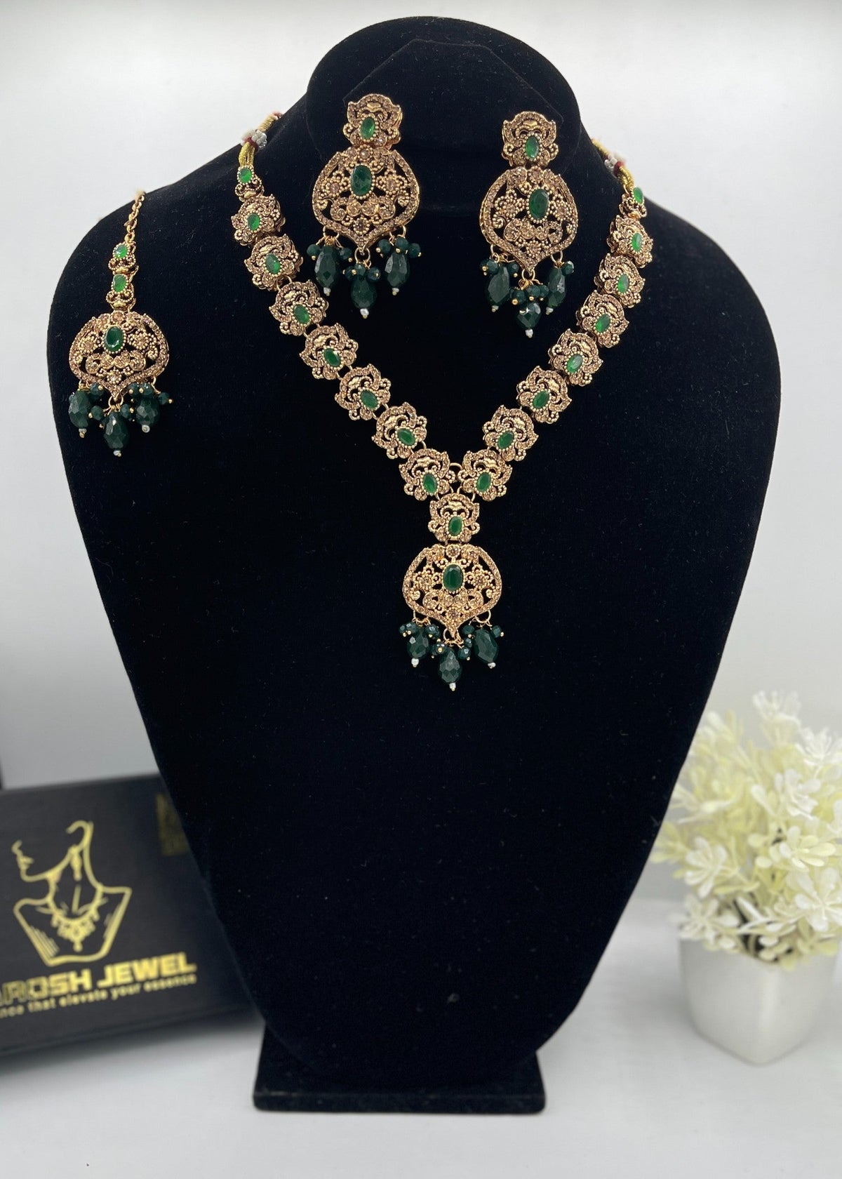 Shop the Arez Ethereal Necklace Set from Zarosh Jewel