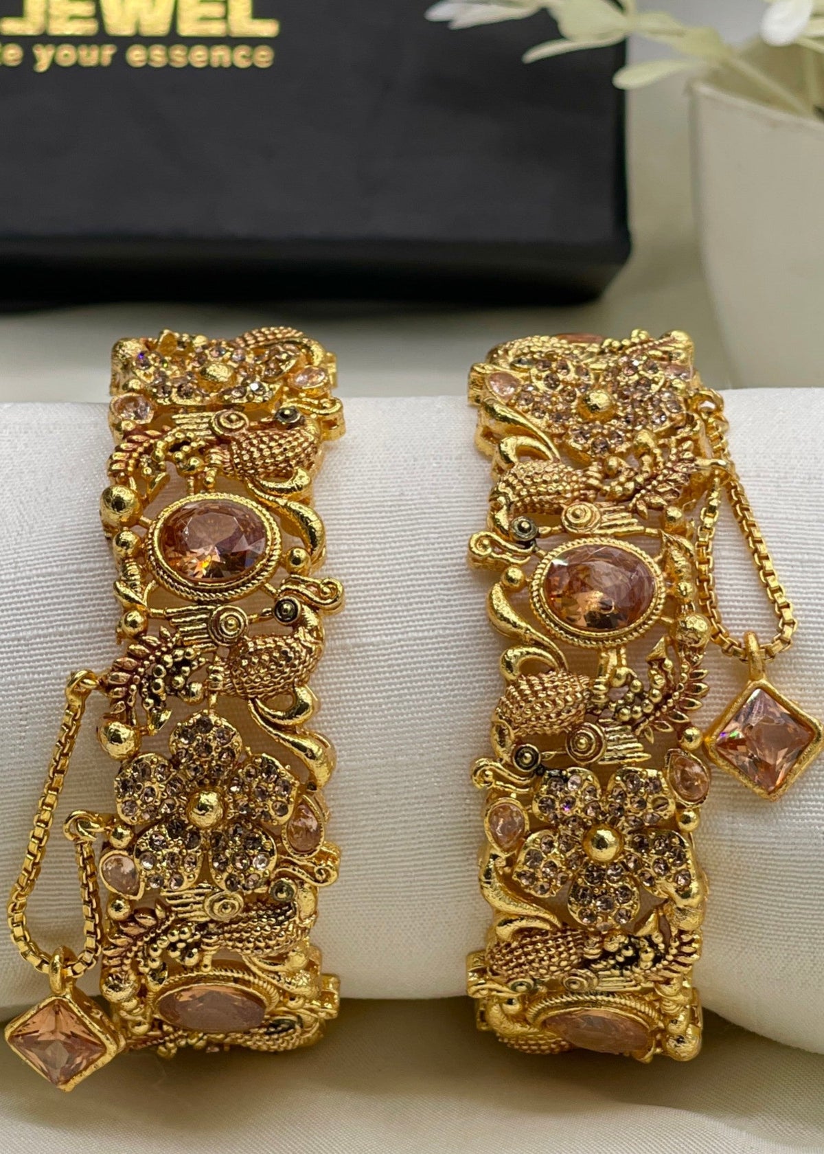 Shop the Arfa Bangle Openable from Zarosh Jewel