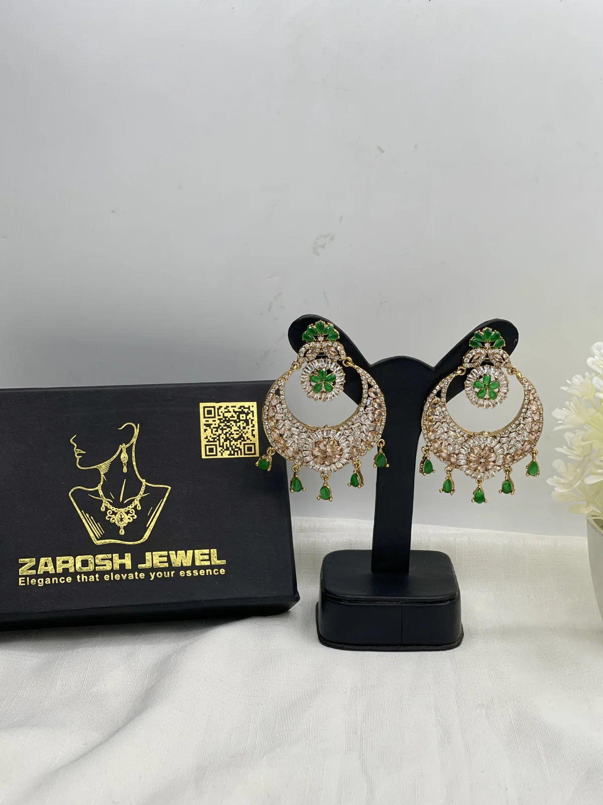 Arzoo Shahi Chandbali