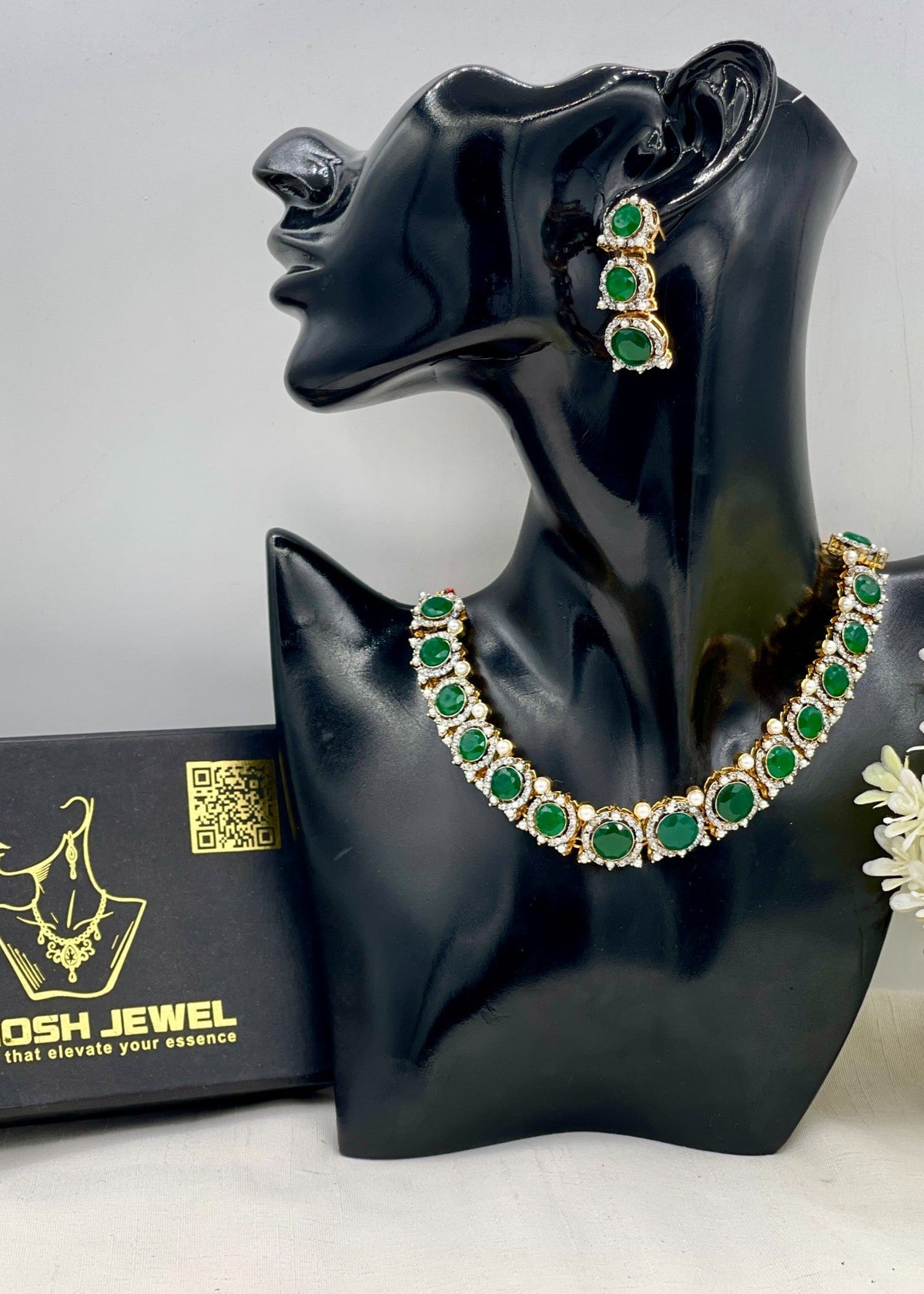 Shop the Atiya Heritage Necklace Set from Zarosh Jewel