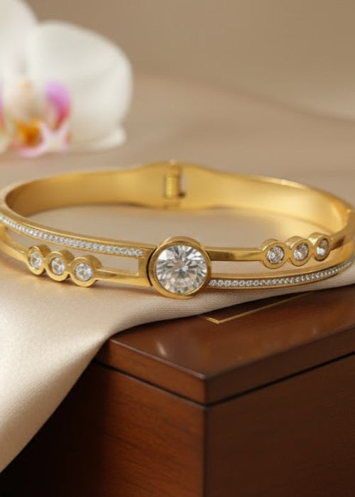 Shop the Aurora Solitaire Gold Bracelet from Zarosh Jewel