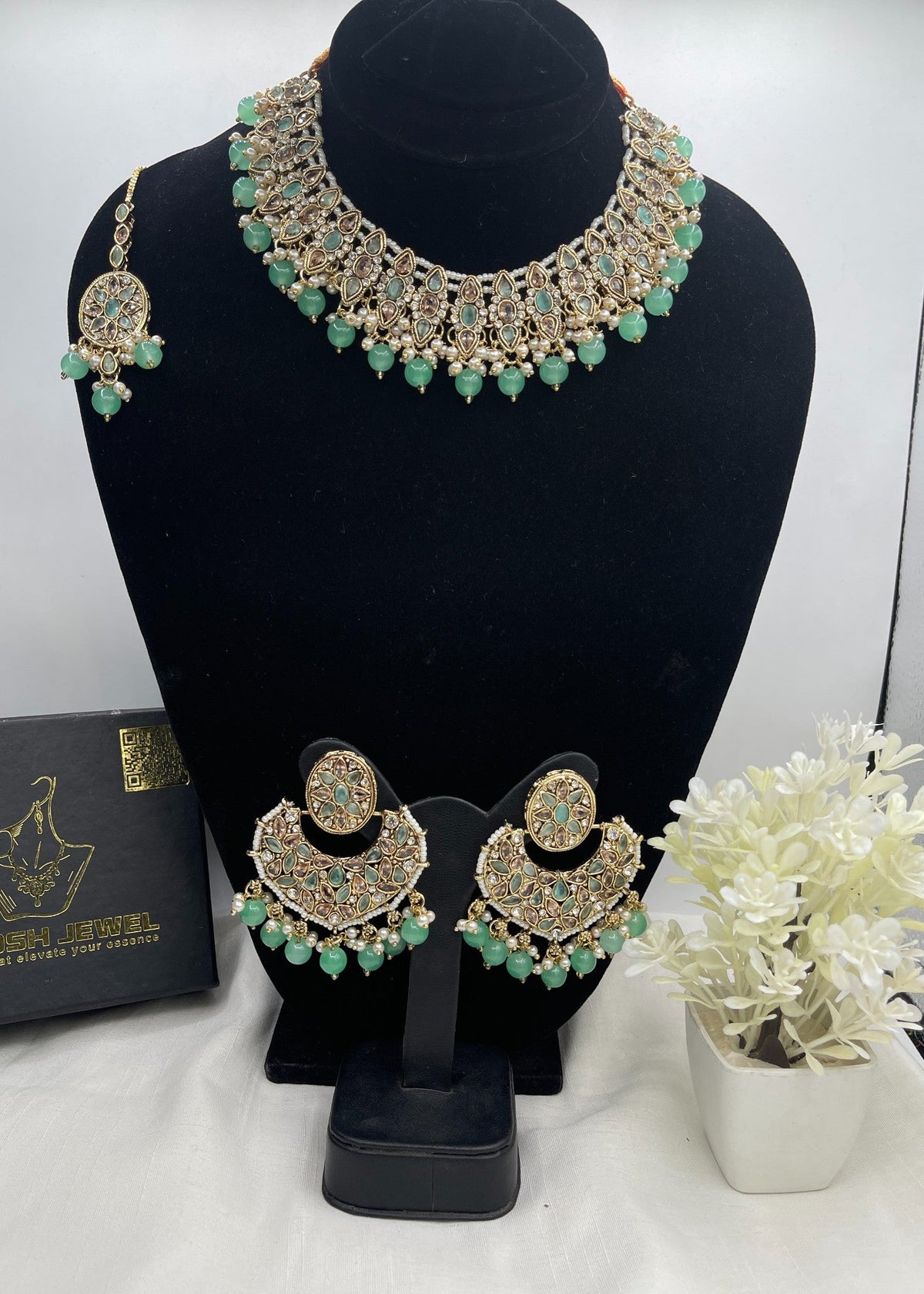 Shop the Azra Necklace Set from Zarosh Jewel
