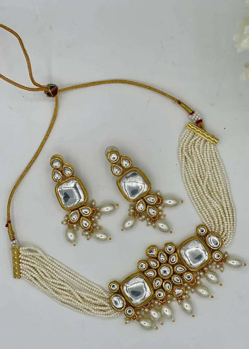 Shop the Bahar Kundan Choker Set from Zarosh Jewel