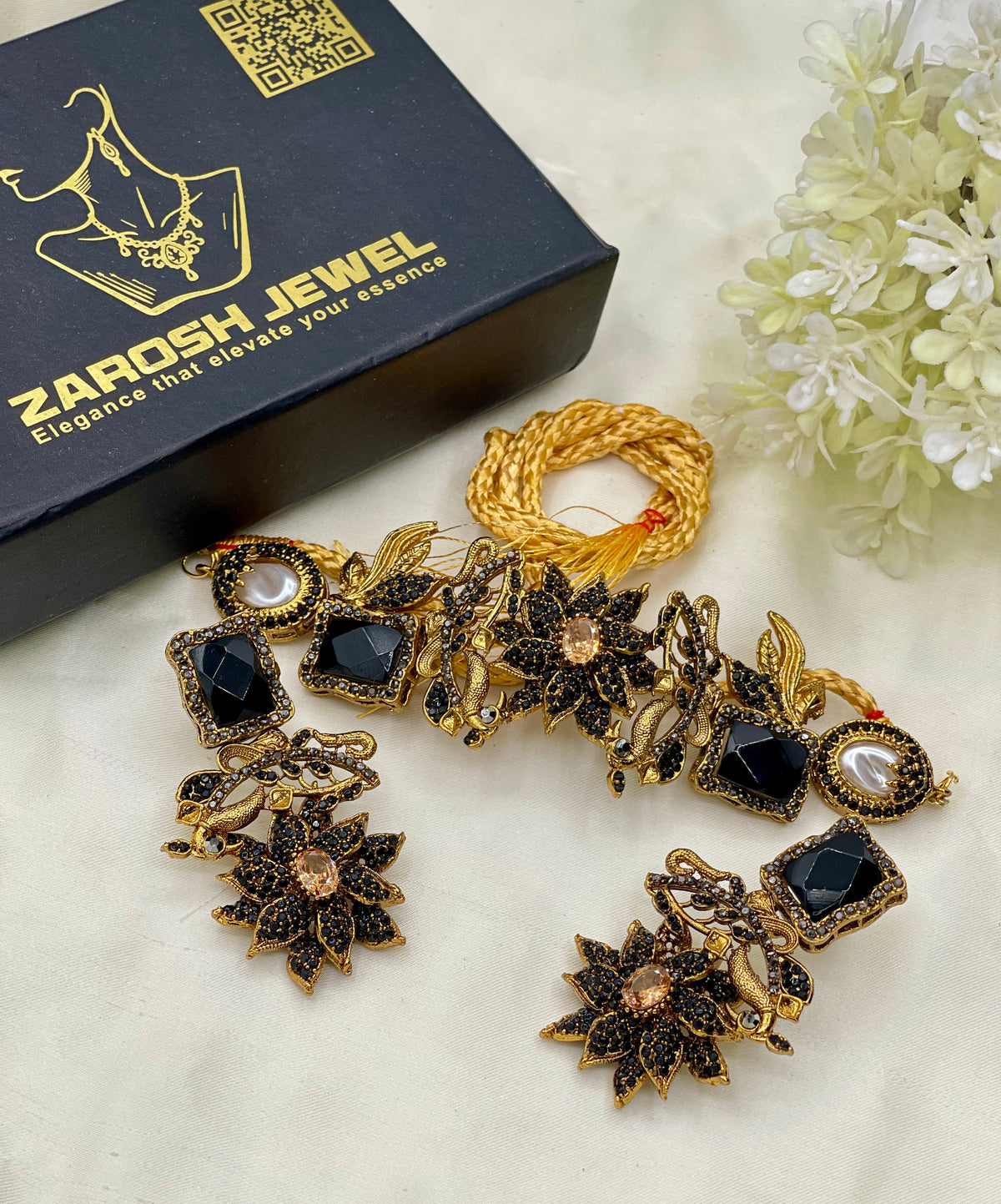 Shop the Baheera Heritage Choker Set from Zarosh Jewel