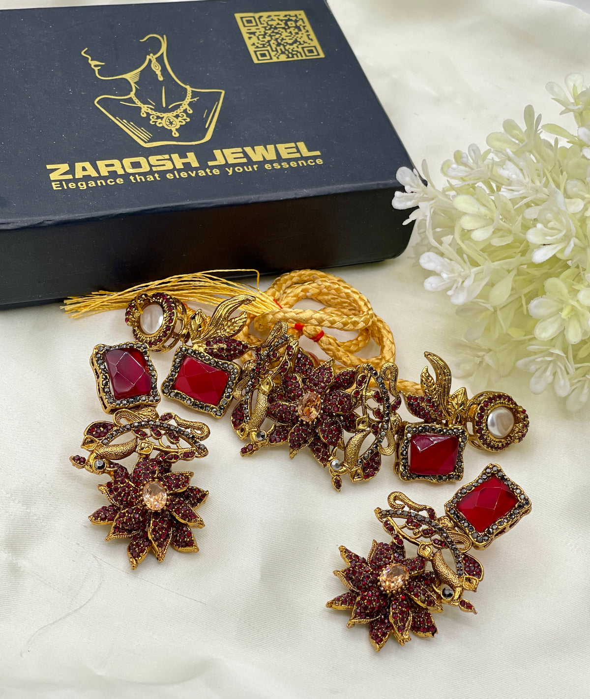 Shop the Baheera Heritage Choker Set from Zarosh Jewel