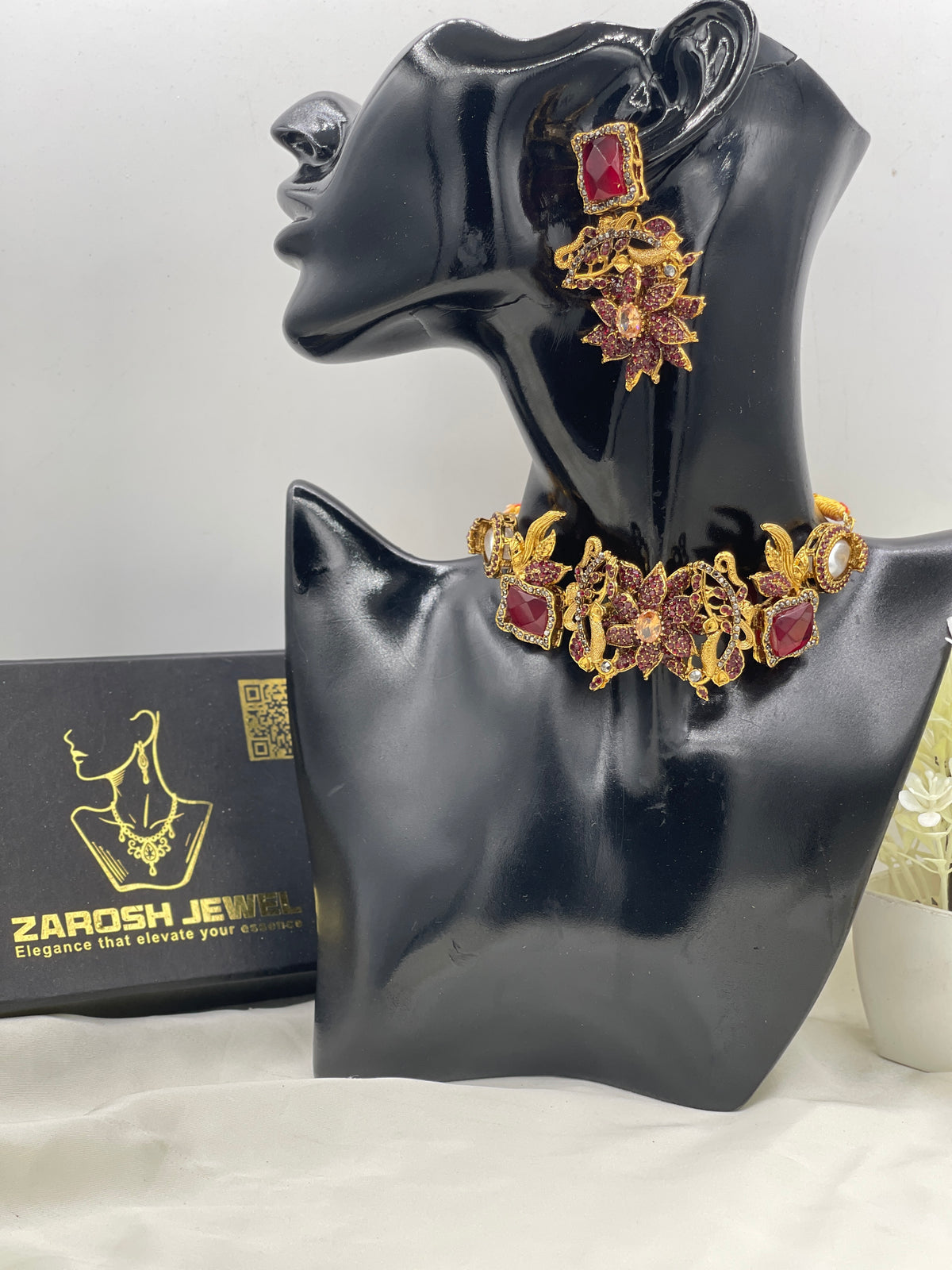 Shop the Baheera Heritage Choker Set from Zarosh Jewel