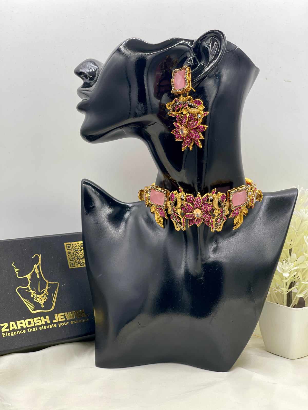 Shop the Baheera Heritage Choker Set from Zarosh Jewel
