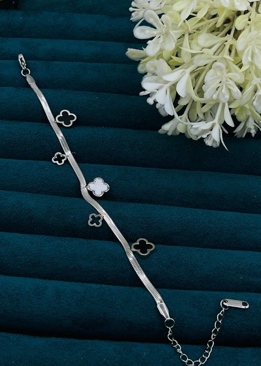 Shop the Bakhtawar Silver Bracelet from Zarosh Jewel
