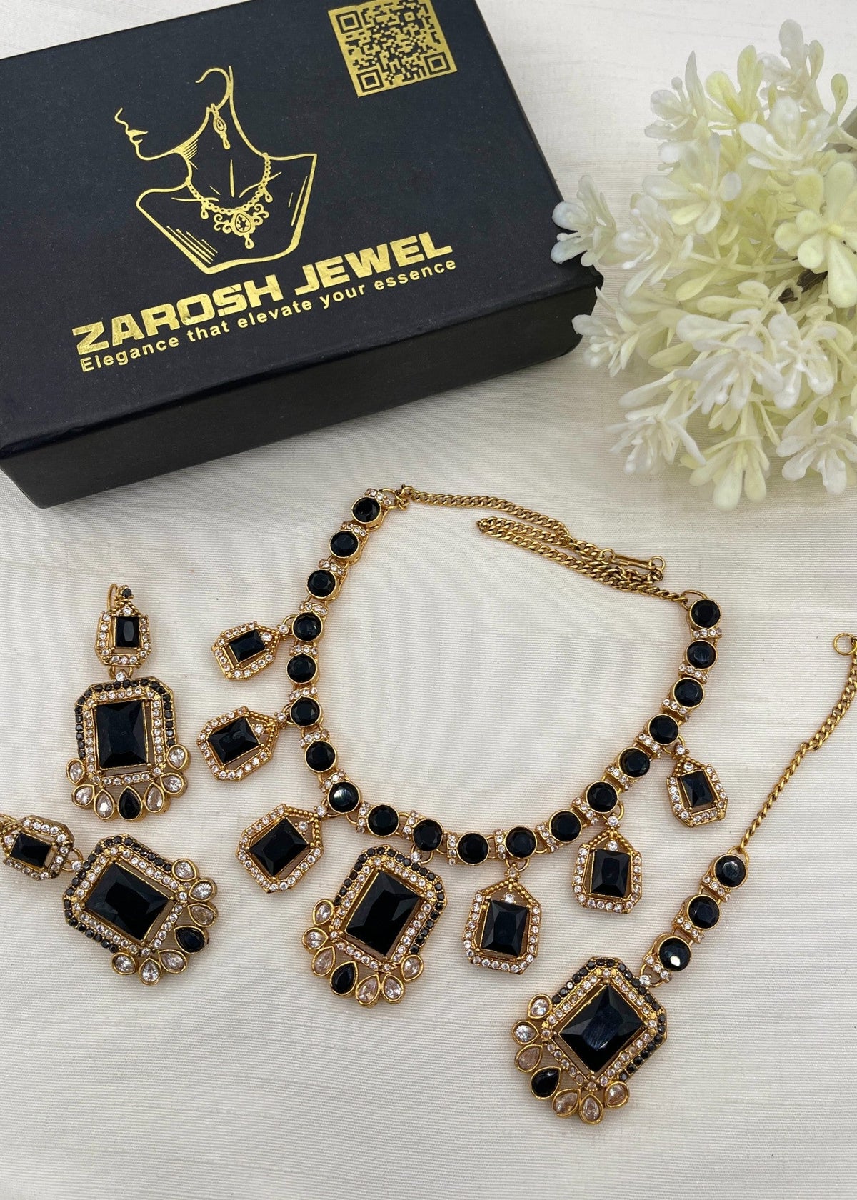 Shop the Barkha Heritage Necklace Set from Zarosh Jewel