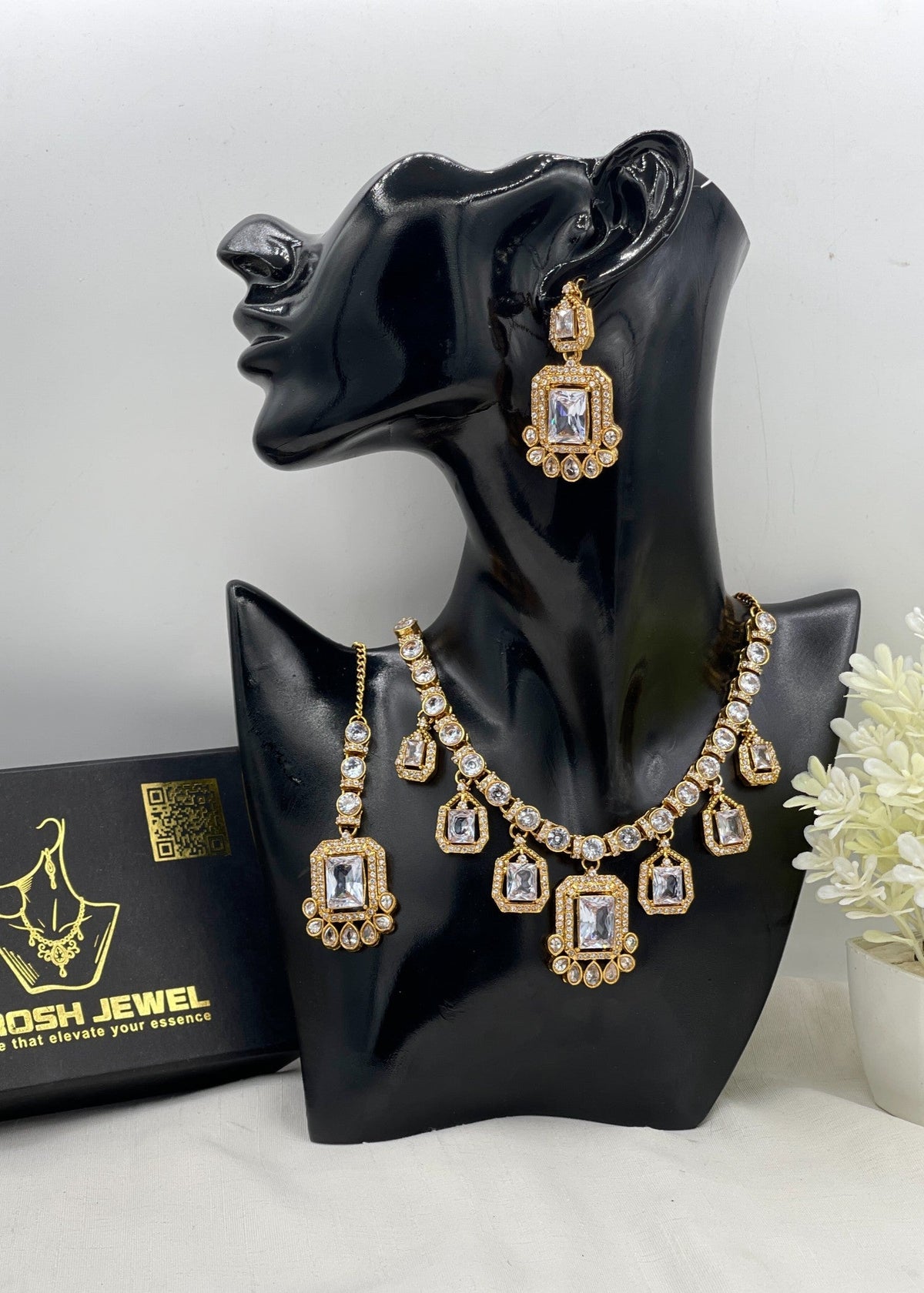 Shop the Barkha Heritage Necklace Set from Zarosh Jewel