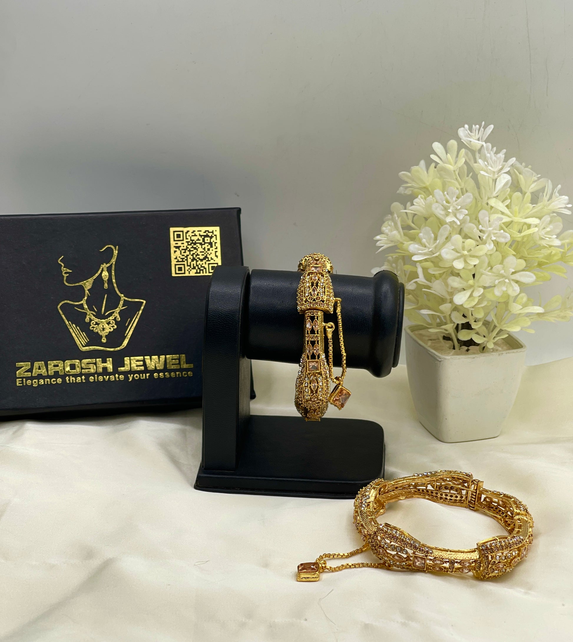 Aila Adjustable Bangle