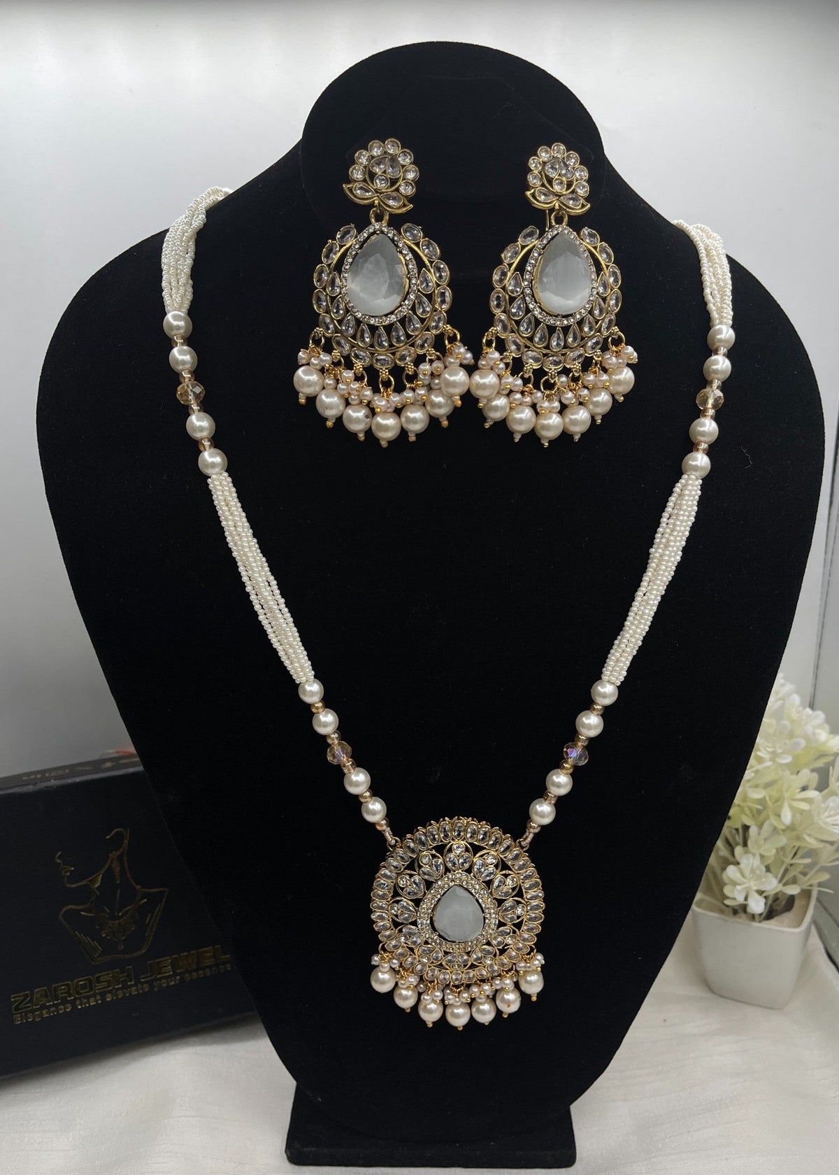 Shop the Clara Malla Set from Zarosh Jewel