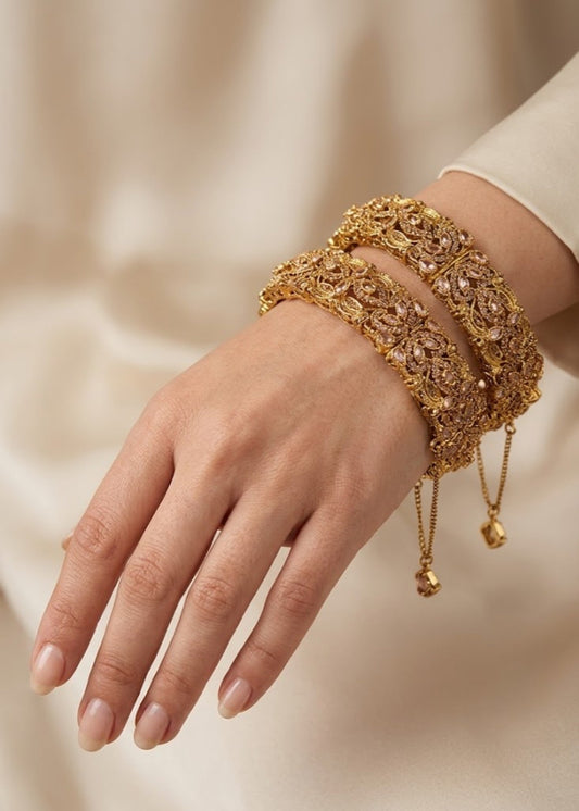 Daliya Adjustable Bangle by Zarosh Jewel