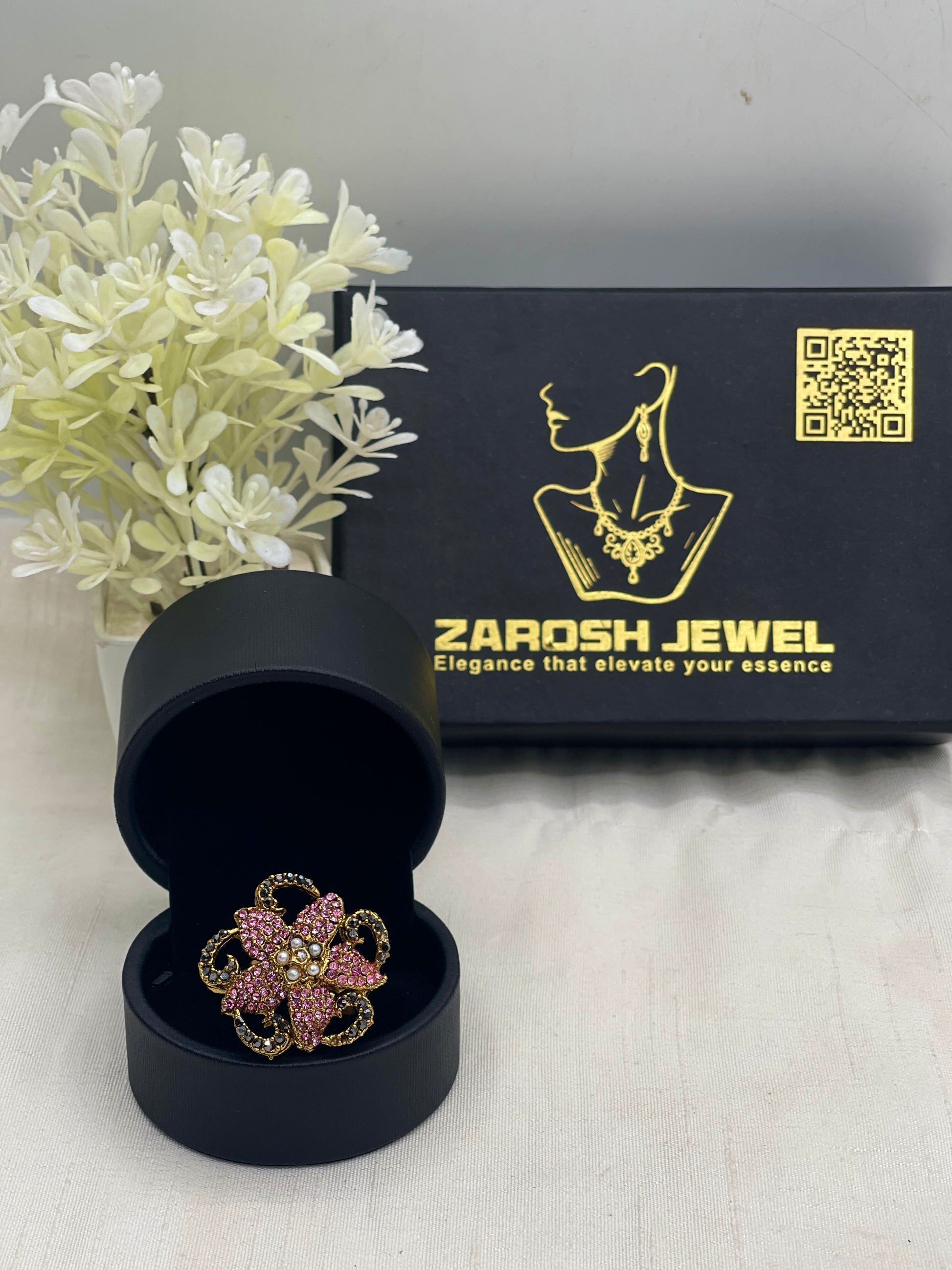 Daneen Elegant Ring