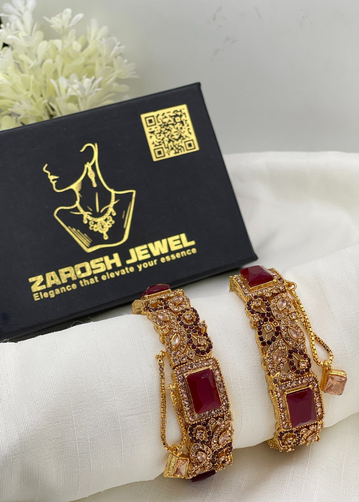 Shop the Dulhan Bangle Set from Zarosh Jewel