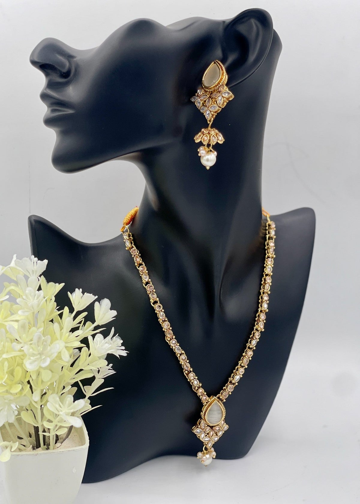 Shop the Elanora Bloom Necklace Set from Zarosh Jewel