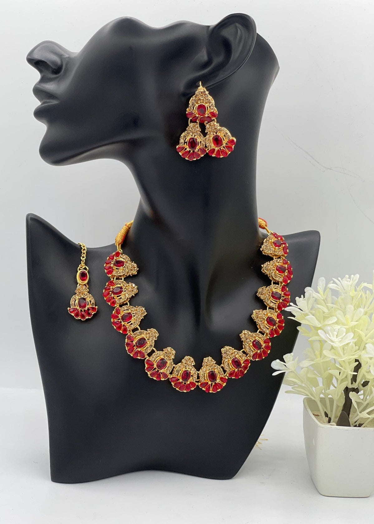 Shop the Elowen Radiance Necklace Set from Zarosh Jewel