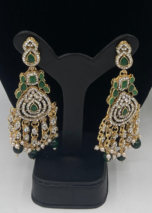 Shop the Emerald Opulence Bridal Jewellery Set from Zarosh Jewel