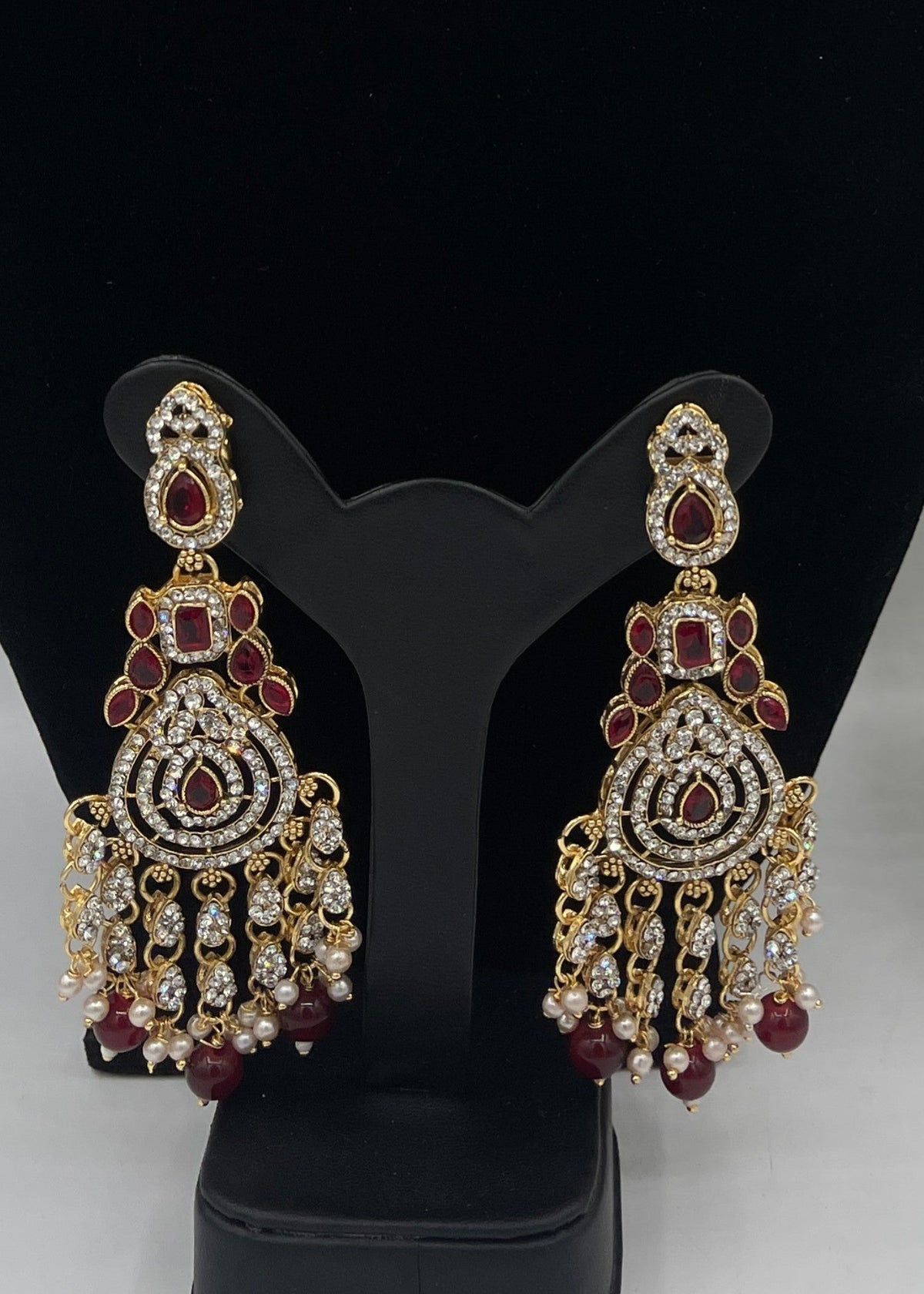 Shop the Emerald Opulence Bridal Jewellery Set from Zarosh Jewel
