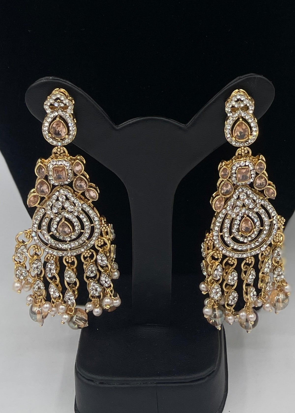 Shop the Emerald Opulence Bridal Jewellery Set from Zarosh Jewel