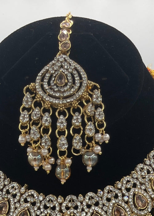 Shop the Emerald Opulence Bridal Jewellery Set from Zarosh Jewel