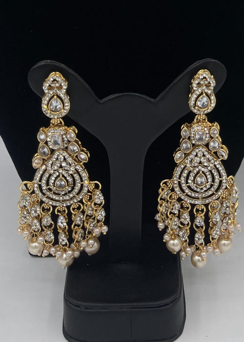 Shop the Emerald Opulence Bridal Jewellery Set from Zarosh Jewel